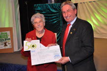 Herr Weber, Druckerei Weber, mit dem Jubil�umsheft